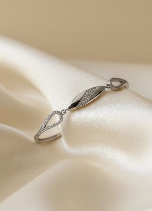 Twinkle Embrace Bracelet